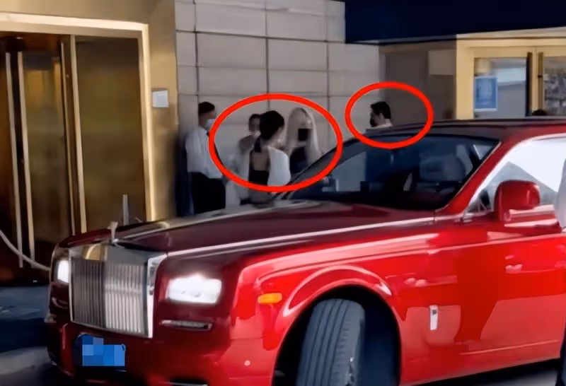 王思聰辭去萬達董事一職,成為探店博主?開頂級車,帶兩個美女去商場