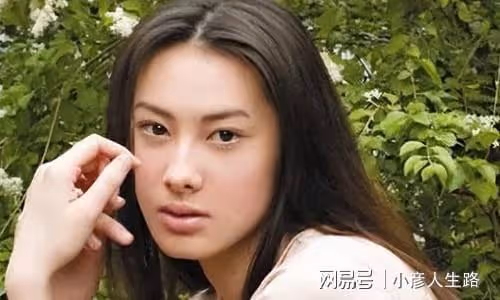 為李澤楷生三子，卻嫁不進豪門：梁洛施的人生，比想像中更坎坷