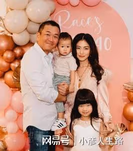 向佐前任曬奢華生日派對!大19歲老公包場宴客,曾花2500萬辦婚禮