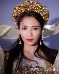 膝蓋內扣、外八字,這9位「半身美女」,走路姿勢簡直毀形象