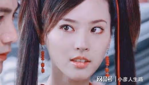 吳佳尼回首出道20年，坦言十年全職媽媽最心累，失婚後獨自帶倆娃