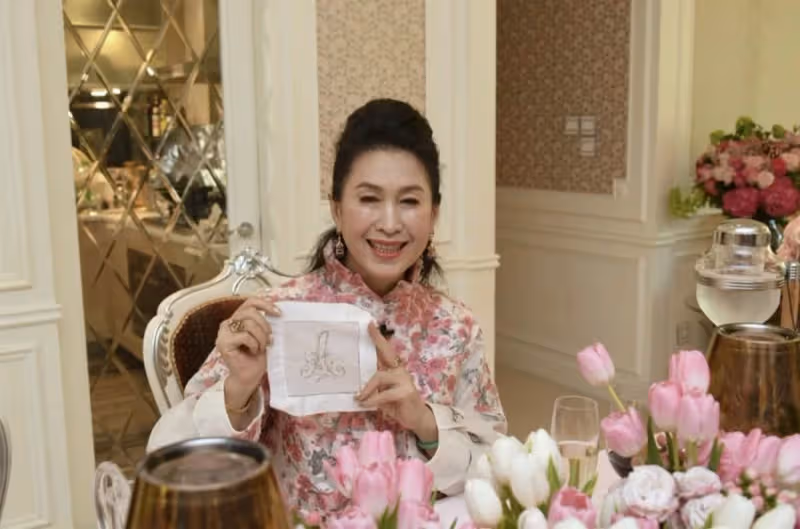 林正英「御用女僵屍」王玉環,卸妝後美的驚豔眾人,如今轉行賣保險住5000萬豪宅,66歲仍然韻味十足,網友:最美「女鬼」