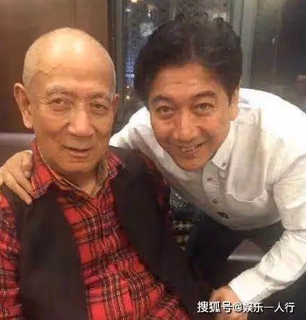 央視主持水均益 妻癱瘓後離婚卻甘願養智殘大哥