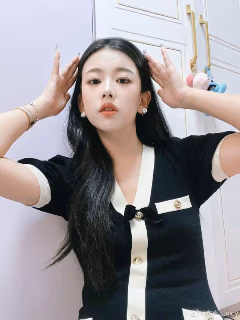 娛樂圈又爆《偶練》偶像「一夜會3女」  正牌女友是《青你》歌手