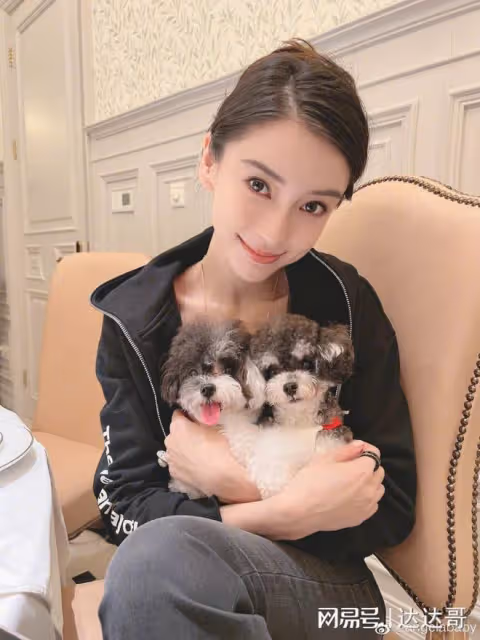Angelababy抽菸畫面瘋傳!沒發現鏡頭「偷拍者在對面」 網友罵翻