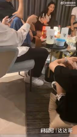 Angelababy抽菸畫面瘋傳!沒發現鏡頭「偷拍者在對面」 網友罵翻