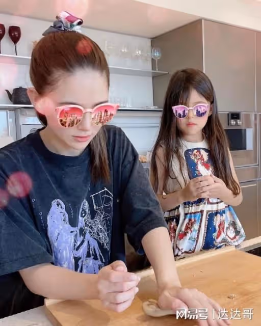 昆凌宣布封肚不再生子 爆周杰倫日常育兒路線