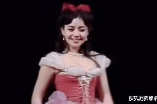 老太太「專業戶」宋丹丹，年輕劇照流出，宛如發光的小仙女！
