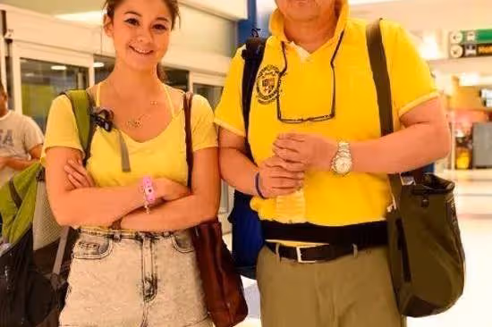 張鐵林混血女兒很漂亮但不會說中文 ，父親曾為討好女兒忍氣吞聲