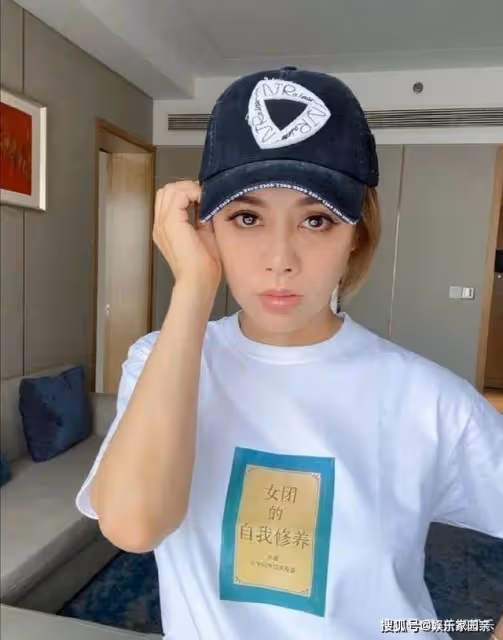 寧靜的22歲混血兒子:繼承父母完美基因,父母離婚後仍堅強成長