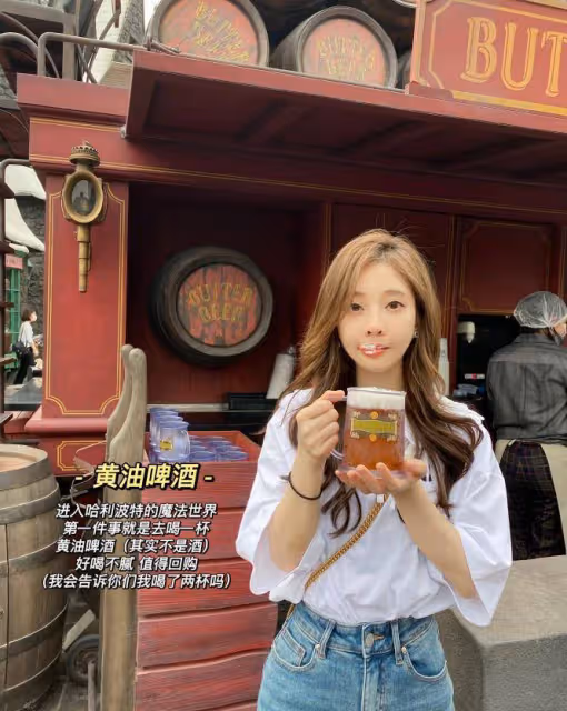 路人視角下的馮提莫,白T牛仔褲少女感十足,網友:顏值相當抗打