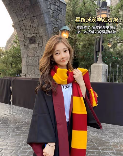 路人視角下的馮提莫,白T牛仔褲少女感十足,網友:顏值相當抗打