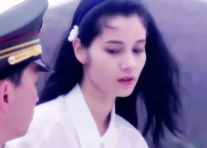 TVB女星鄭艷麗再進ICU！手上插針管纏膠布，已改當服務員患厭食症