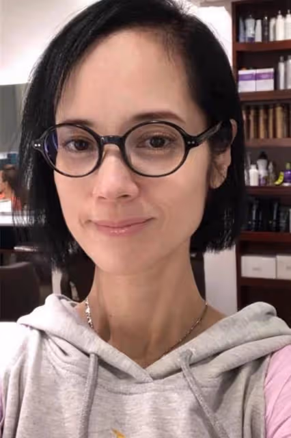 TVB女星鄭艷麗再進ICU！手上插針管纏膠布，已改當服務員患厭食症