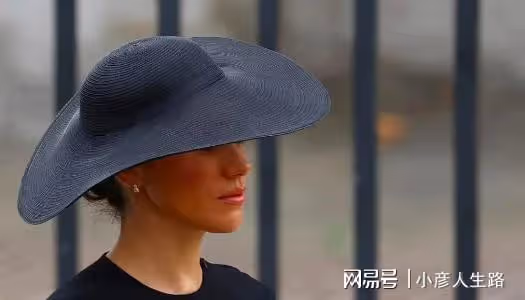 梅根在女王葬禮悼念儀式上輕蔑一笑，惹怒英國網友，她已經盡力了