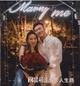 何超蓮考取內地駕照,曬照表達喜悅的心情,和竇驍感情穩定