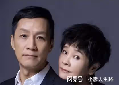 演員馮遠征:娶大8歲的梁丹妮,丁克29年,如今他還好嗎?