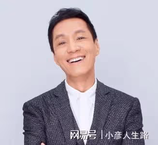 演員馮遠征:娶大8歲的梁丹妮,丁克29年,如今他還好嗎?