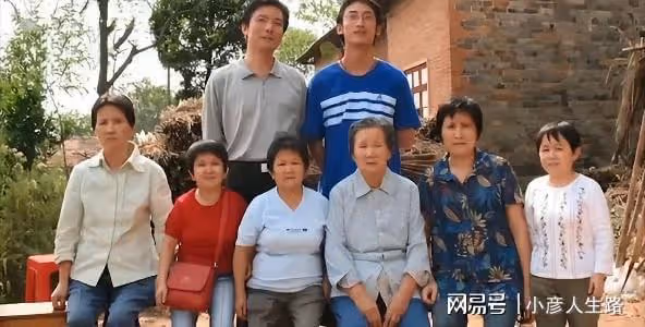 1米2的陳麼榮:97年冒險產子,老公大高個,兒子1米8,14歲上交大