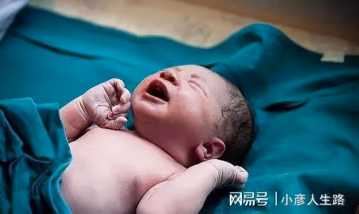 1米2的陳麼榮：97年冒險產子，老公大高個，兒子1米8，14歲上交大