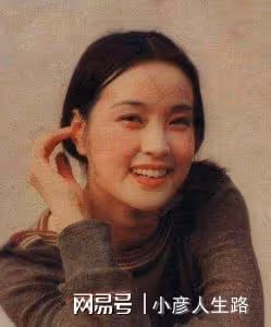 直播演戲掉淚騙粉絲,假冒劣品漫天吹,這5位明星吃相太難看