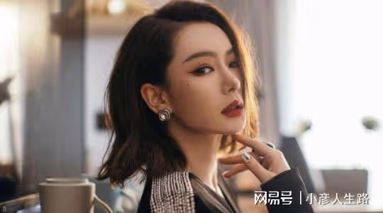 直播演戲掉淚騙粉絲，假冒劣品漫天吹，這5位明星吃相太難看