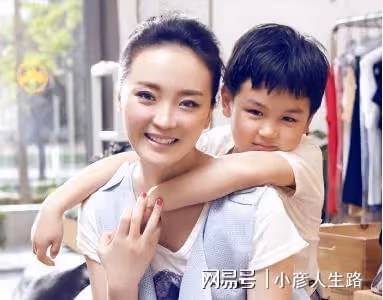23歲王艷嫁給二婚富豪老公,25年後,再看到底有多幸福
