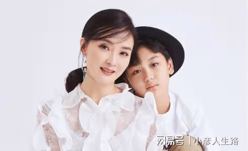 23歲王艷嫁給二婚富豪老公,25年後,再看到底有多幸福