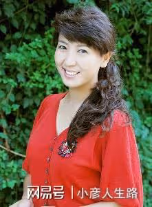 閆學晶離婚11年:她二婚生寶寶又做婆婆,前夫三婚再做父親