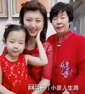 閆學晶離婚11年:她二婚生寶寶又做婆婆,前夫三婚再做父親