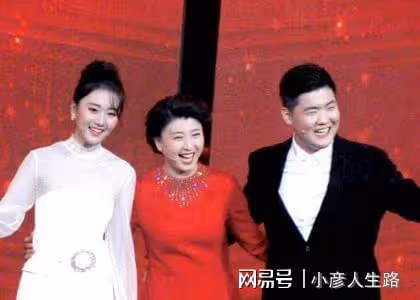 閆學晶離婚11年:她二婚生寶寶又做婆婆,前夫三婚再做父親