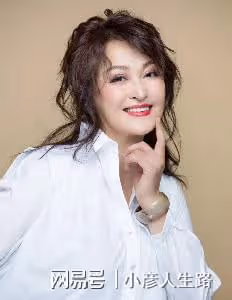 王璐瑤:不顧勸阻嫁離異富商,懷孕也要工作,如今她還好嗎?