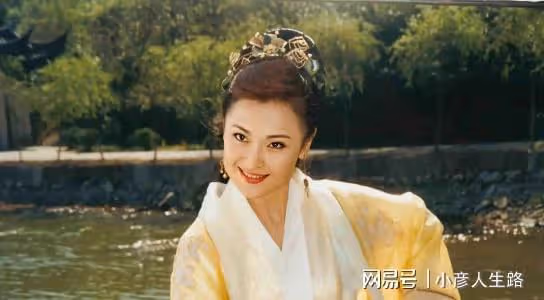 王璐瑤:不顧勸阻嫁離異富商,懷孕也要工作,如今她還好嗎?