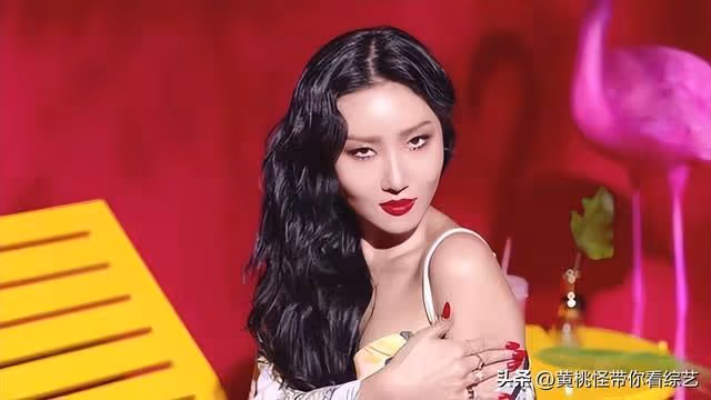 2NE1朴春近照曝光!妝造奇特十分誇張,臉部浮腫明顯引外界擔憂