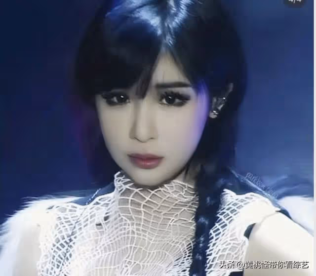 2NE1朴春近照曝光!妝造奇特十分誇張,臉部浮腫明顯引外界擔憂