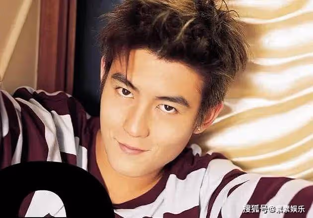 疑似陳冠希對李易峰事件發表看法,稱他應該被驅逐出演藝圈