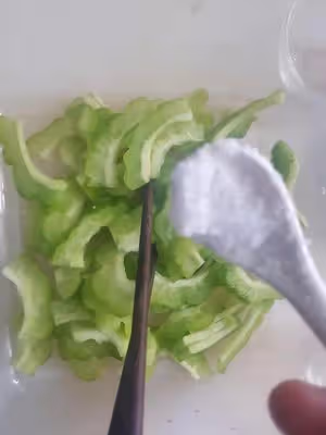 粵式快手小炒-涼瓜炒滑蛋