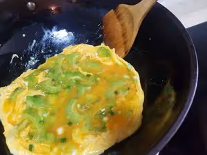 粵式快手小炒-涼瓜炒滑蛋