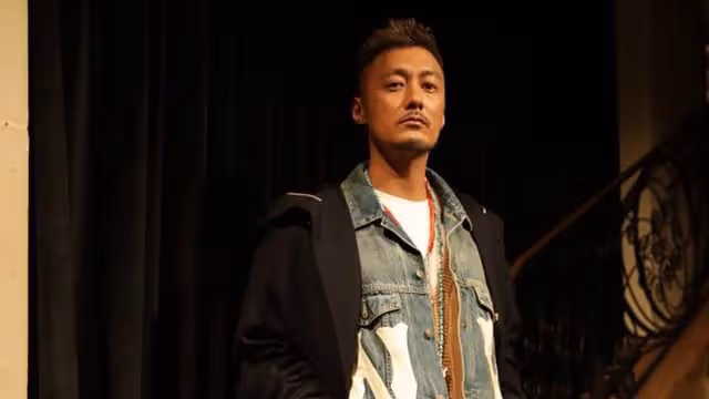 余文樂帶兒子遊走台北街頭　稱「有家歸不得」