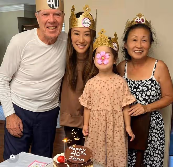 40歲謝婷婷曬照慶生,未婚生子久居國外,3歲女兒生父至今成謎