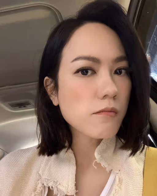 45歲TVB女星離巢移居加拿大!皮膚白嫩似剝殼雞蛋,至今沒有生子