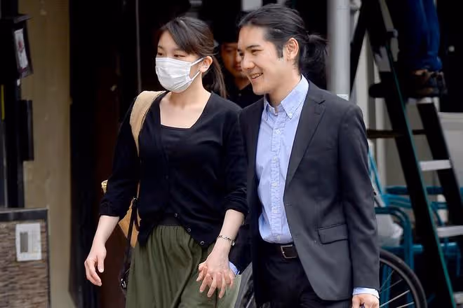 要不考試要不換工作,真子公主決不回日本,其實小室圭是個妻管嚴