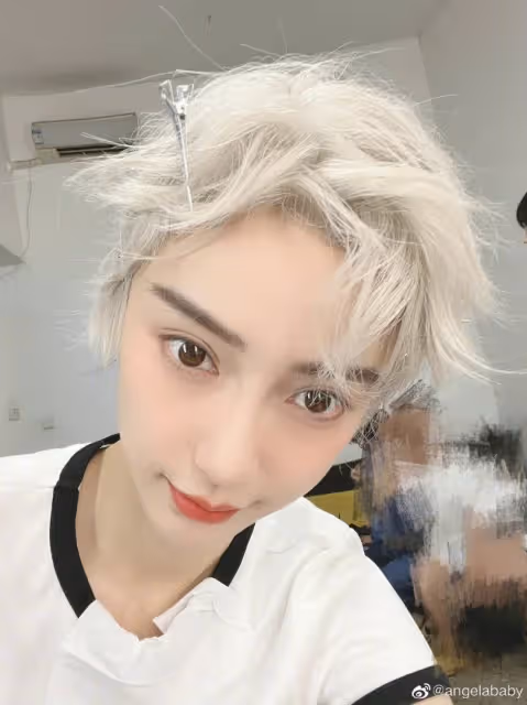 Angelababy銀色短髮造型曝光 被狂贊宛如漫畫人物