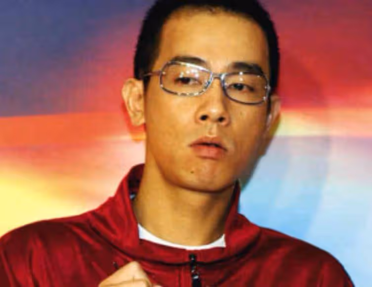 陳小春霸氣回歸，半數娛樂圈小夥伴留言支持，《野雞哥》里滿滿的