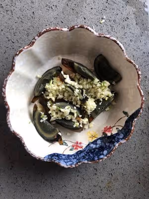 三步搞定下飯神菜青椒擂皮蛋