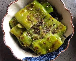 三步搞定下飯神菜青椒擂皮蛋