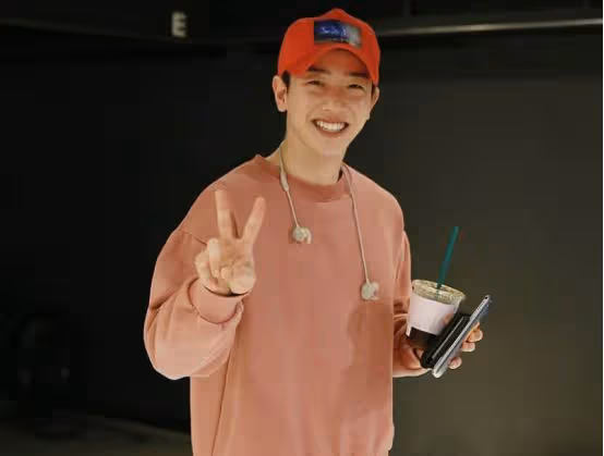 韓國新人男演員,曾因為緊張拍不好戲,如今徹底走紅
