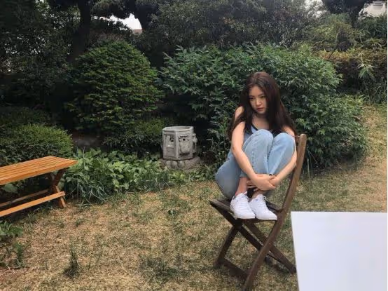 韓國三代女團成員,曾是演過多部影視劇作品,還是鳥叔MV的女主角