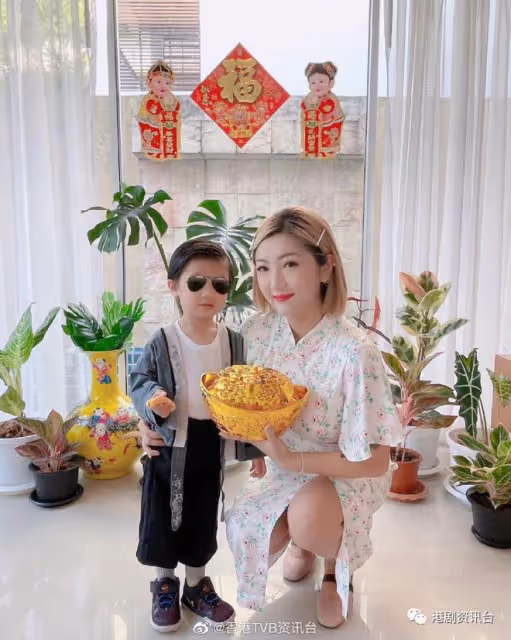 李悅彤與富商老公婚後變貴婦!留斯文短髮激似郭嘉文