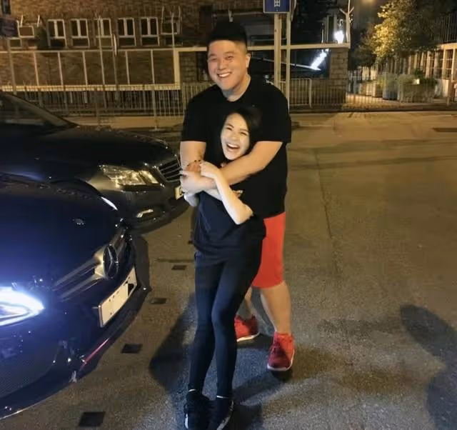 笑容燦爛!TVB小花富貴男友被破產,心情不受影響與好友開心飯聚